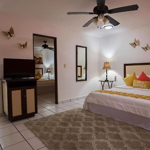 Boulevard Room